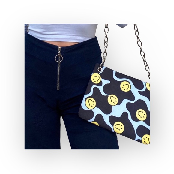 VHTF: Valfre ☻︎ Serotonin Smiley Face Purse ☻︎ Chain Strap ☻︎ Black Vegan Suede - Picture 4 of 16